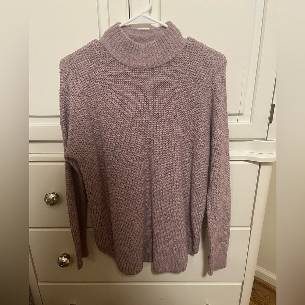 American eagle sweater in mauve